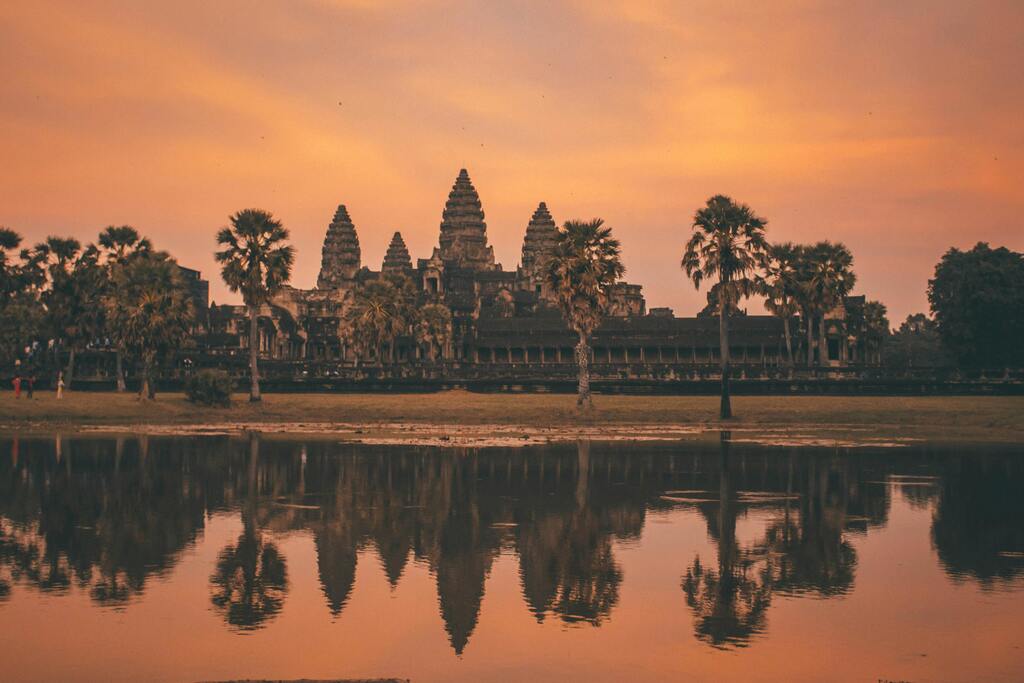The Great Mekong & Island Explorer: Temples, Wildlife & White Sands 14 Days / 13 Nights
