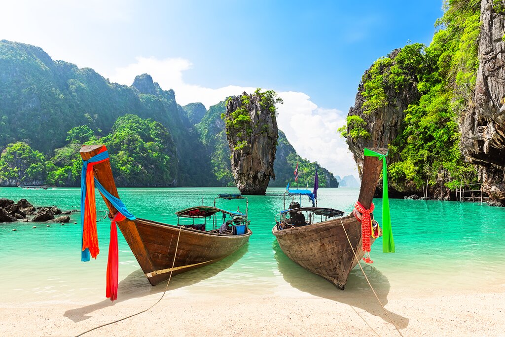 10-Day Thailand Journey: Bangkok Temples, Chiang Mai Elephants & Phuket Beaches – A Cultural Immersion